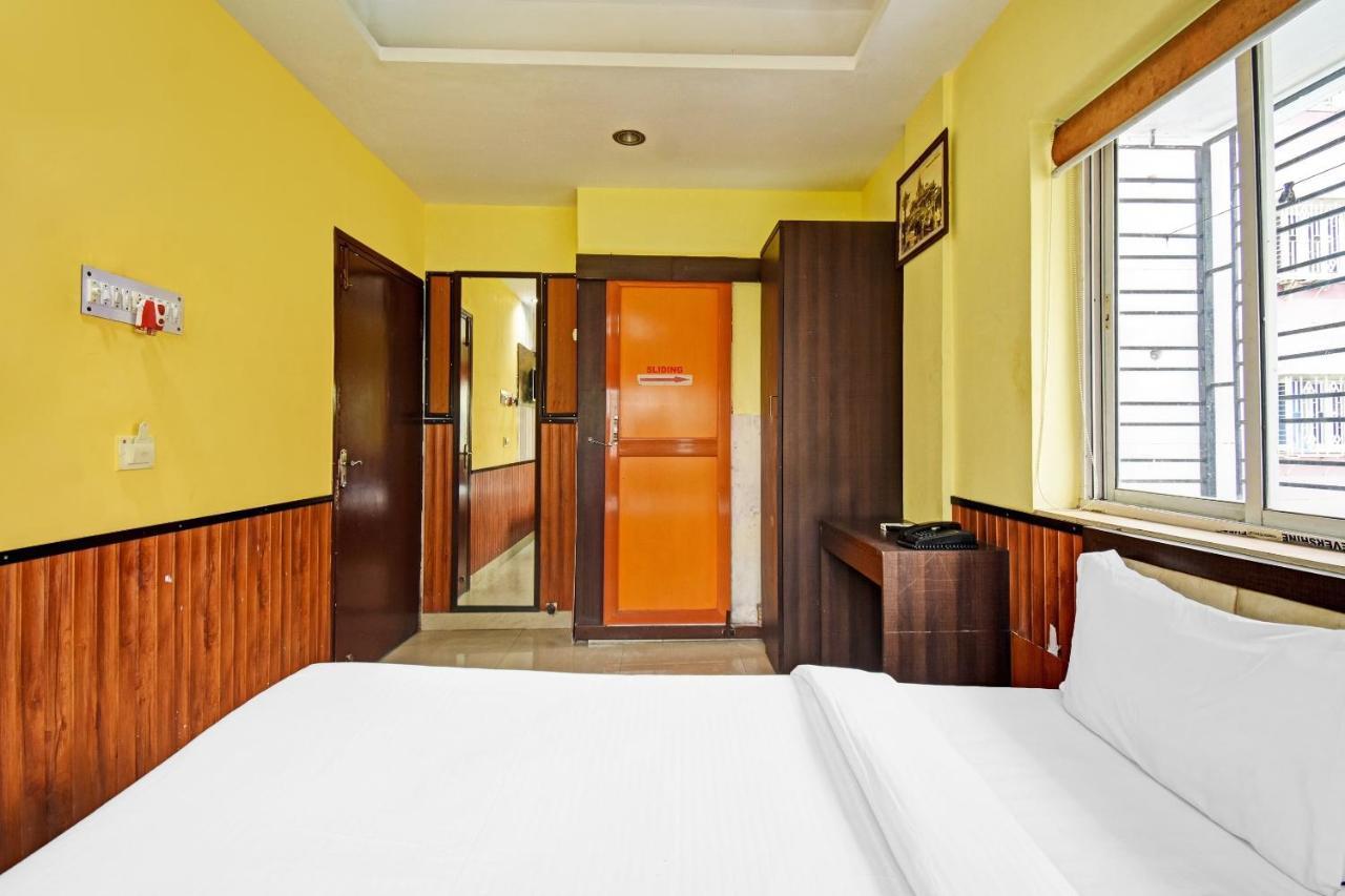 Flagship Hotel Eden Колката Екстериор снимка
