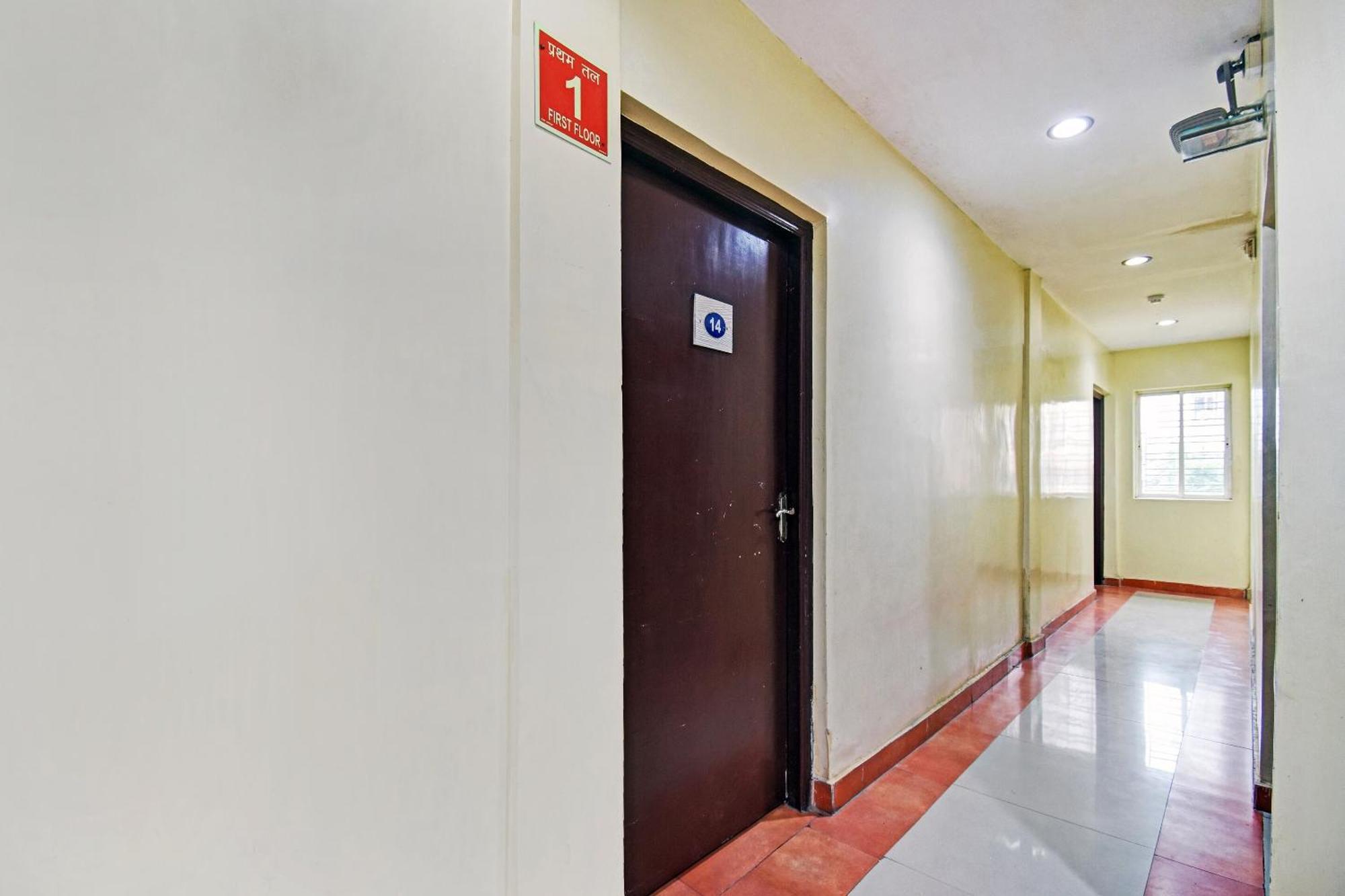 Flagship Hotel Eden Колката Екстериор снимка